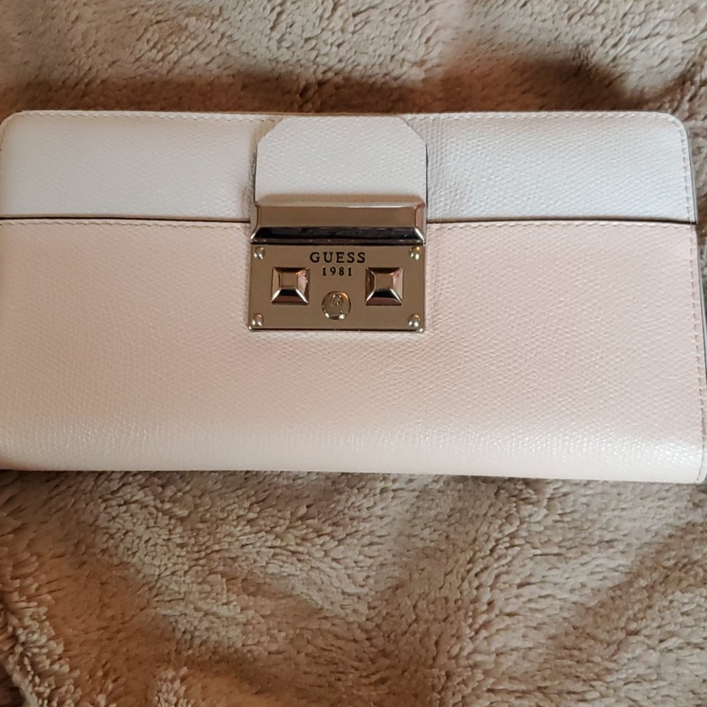Guess wallet